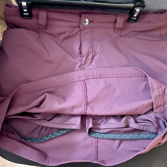 Eddie Bauer Womens Skort, Plum / Burgundy, Size 8 - Picture 2 of 3